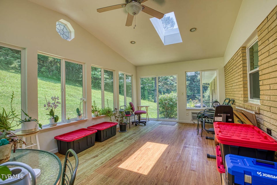 Photo #13: 318 Arrowhead Drive