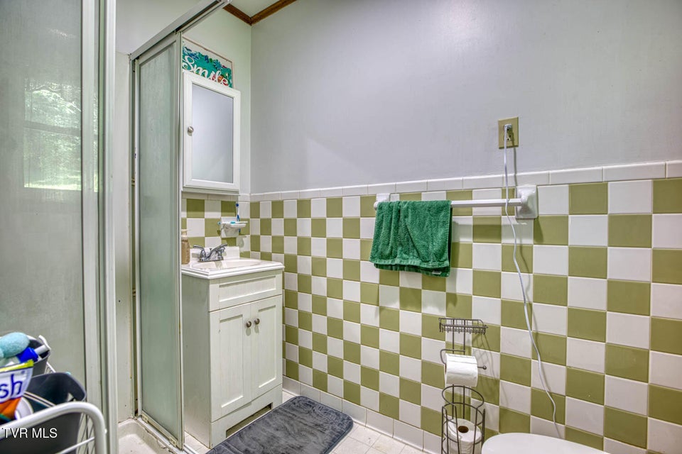 Photo #28: 318 Arrowhead Drive