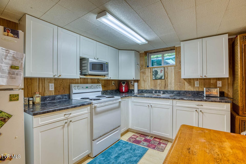 Photo #44: 318 Arrowhead Drive