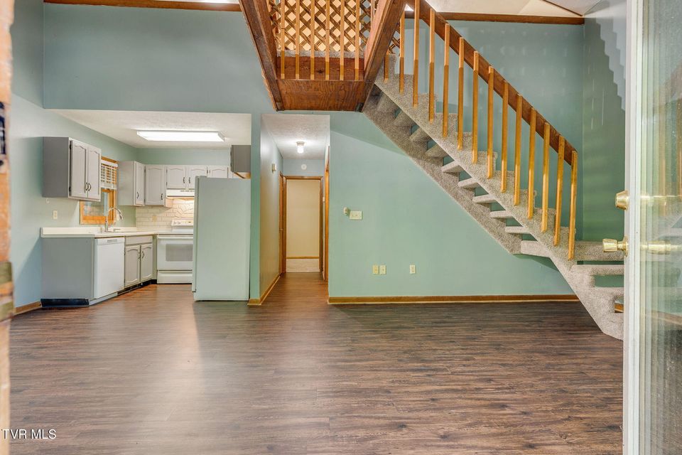 Photo #2: 2024 Queensbury Court