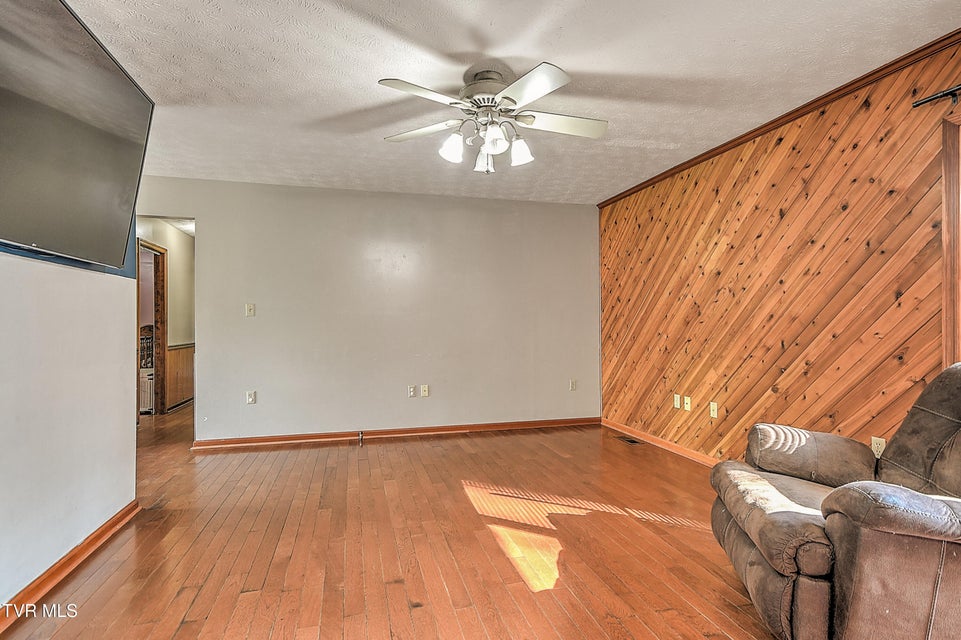 Photo #6: 409 Greenland Lane
