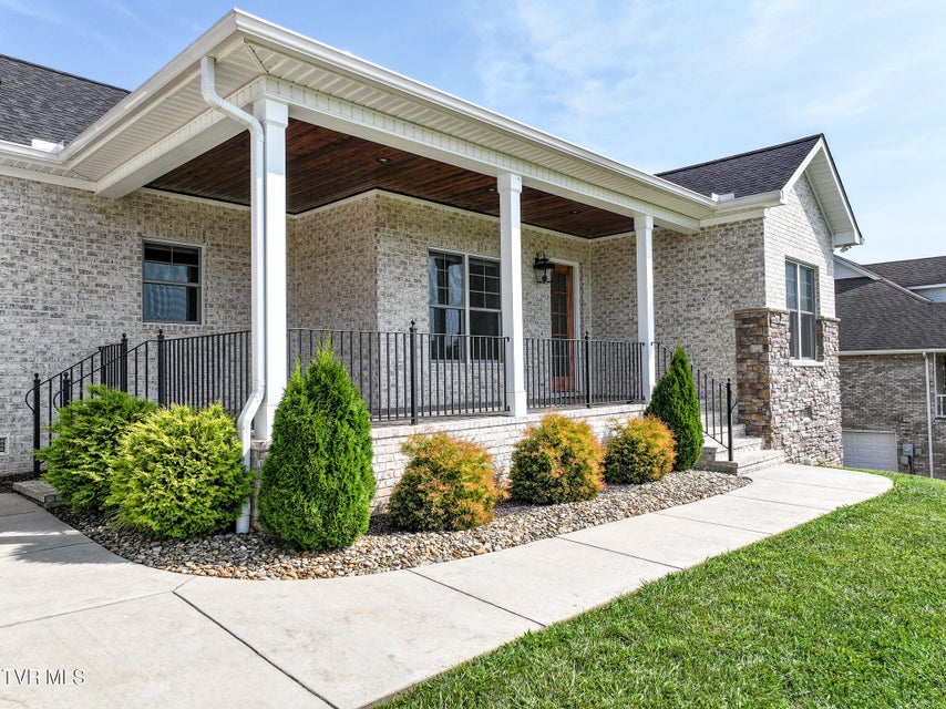 Photo #4: 150 Naples Lane