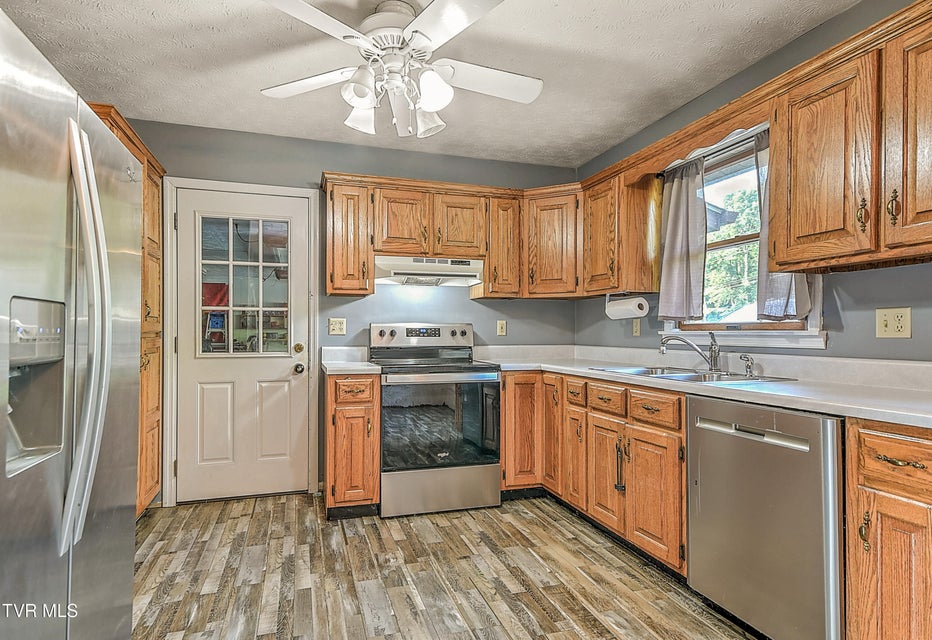 Photo #15: 409 Greenland Lane