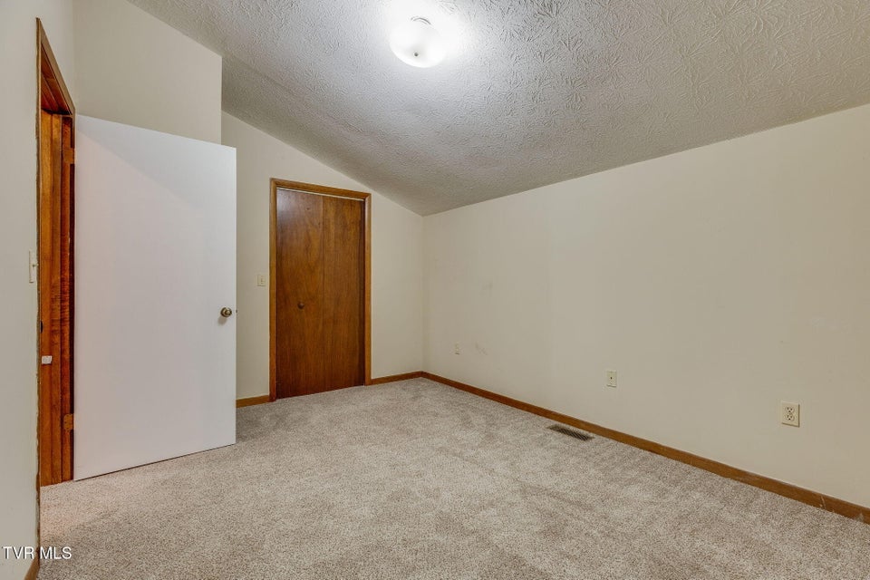 Photo #17: 2024 Queensbury Court