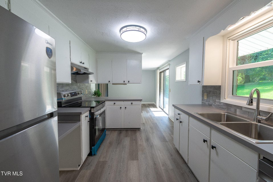 Photo #13: 2325 Amy Avenue