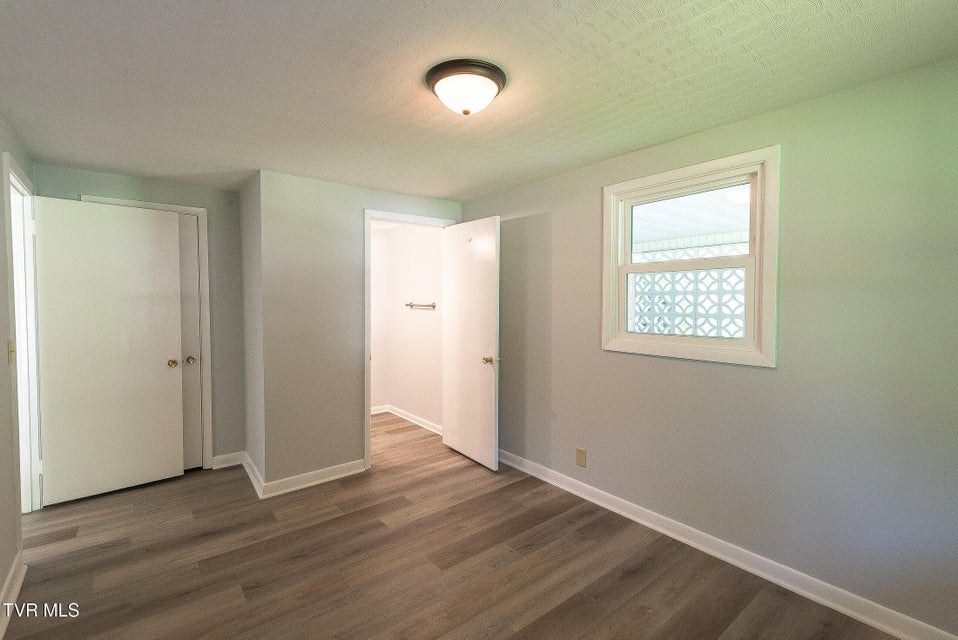 Photo #18: 2325 Amy Avenue