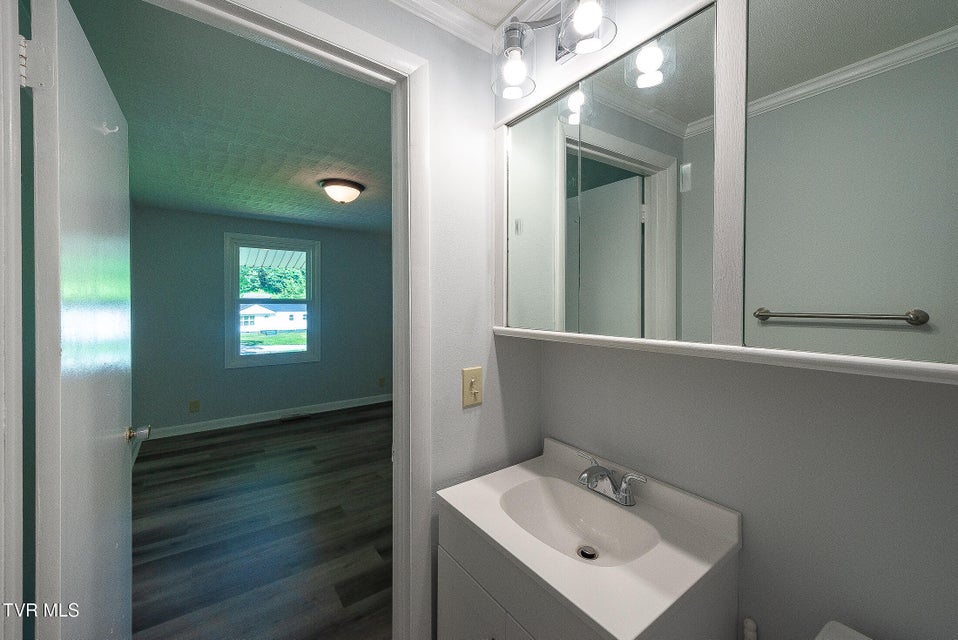 Photo #21: 2325 Amy Avenue