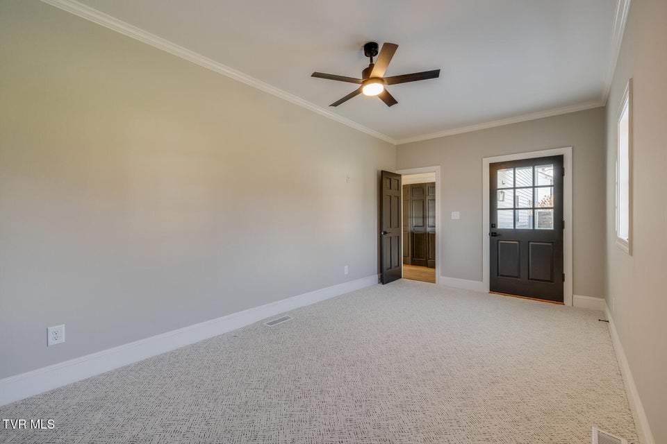 Photo #28: 441 Oakmont Drive