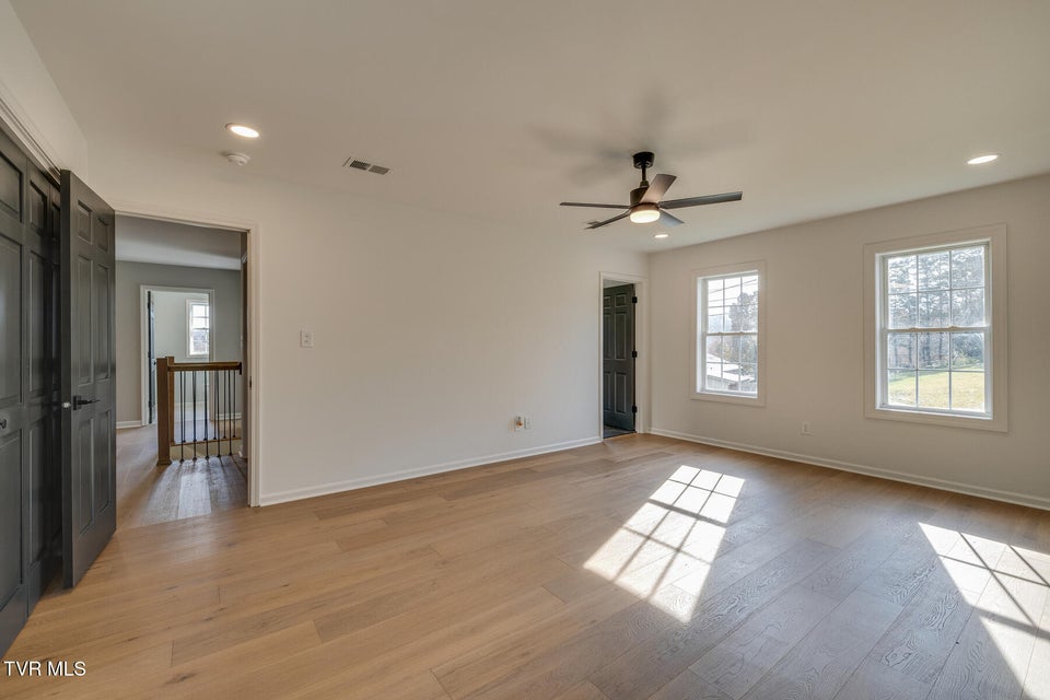 Photo #34: 441 Oakmont Drive