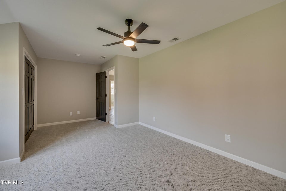 Photo #40: 441 Oakmont Drive