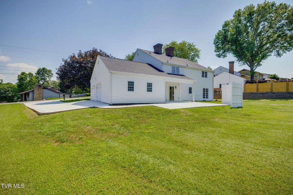 Photo #52: 441 Oakmont Drive