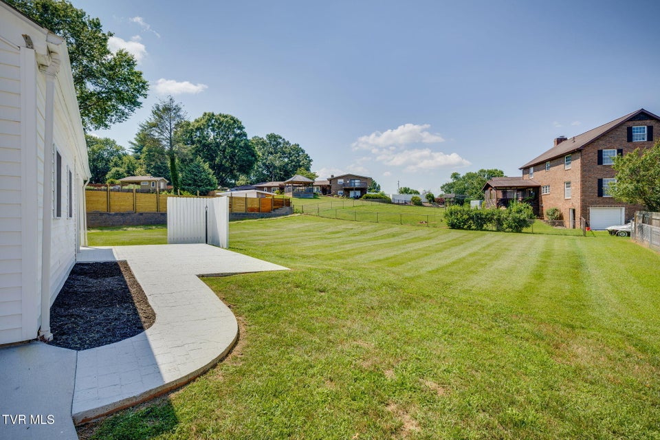 Photo #53: 441 Oakmont Drive