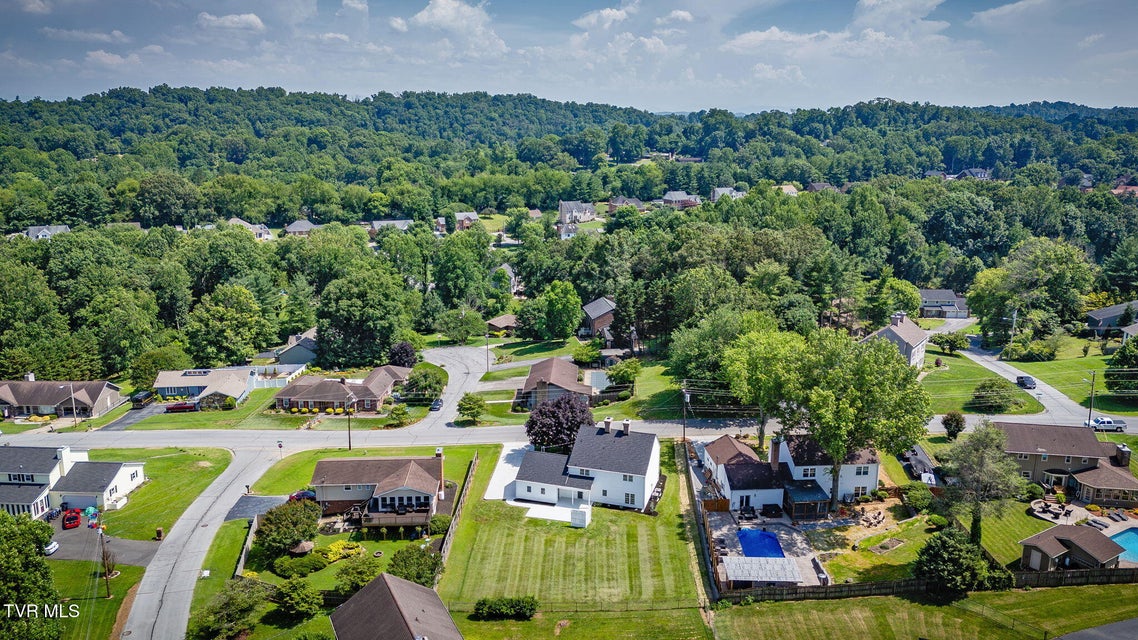 Photo #57: 441 Oakmont Drive