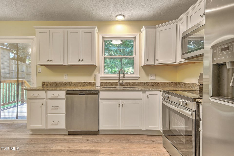 Photo #7: 22126 Pinebrook Drive Drive