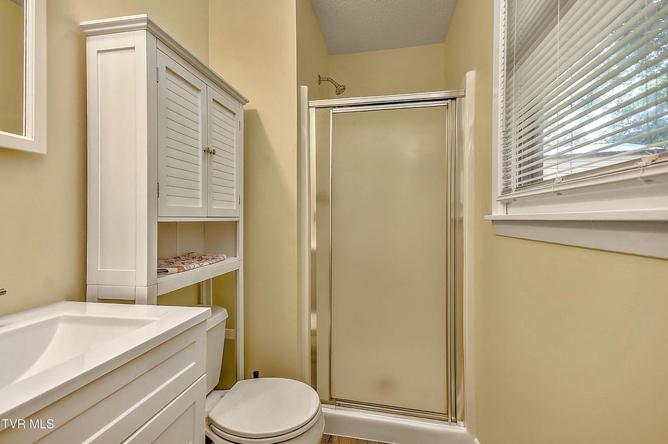 Photo #15: 22126 Pinebrook Drive Drive