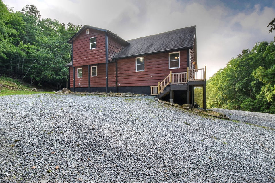 Photo #44: 231 Kaitlin Road