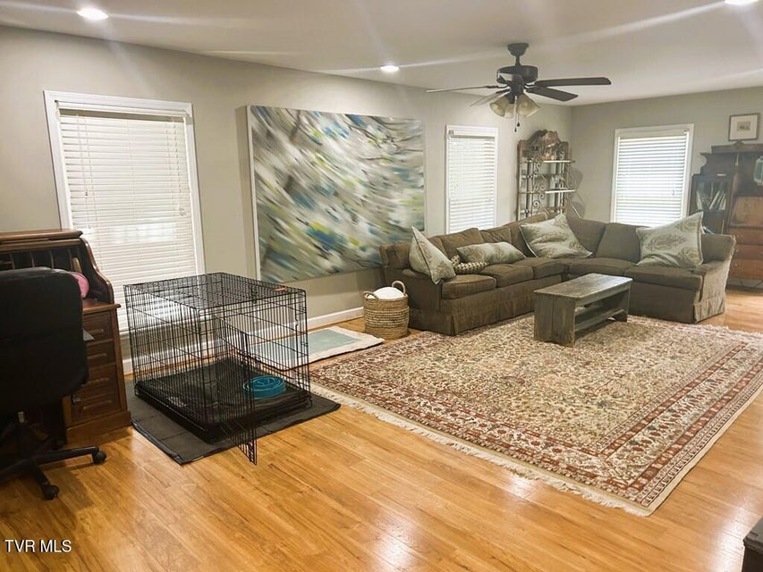 Photo #10: 18335 Westwood Drive