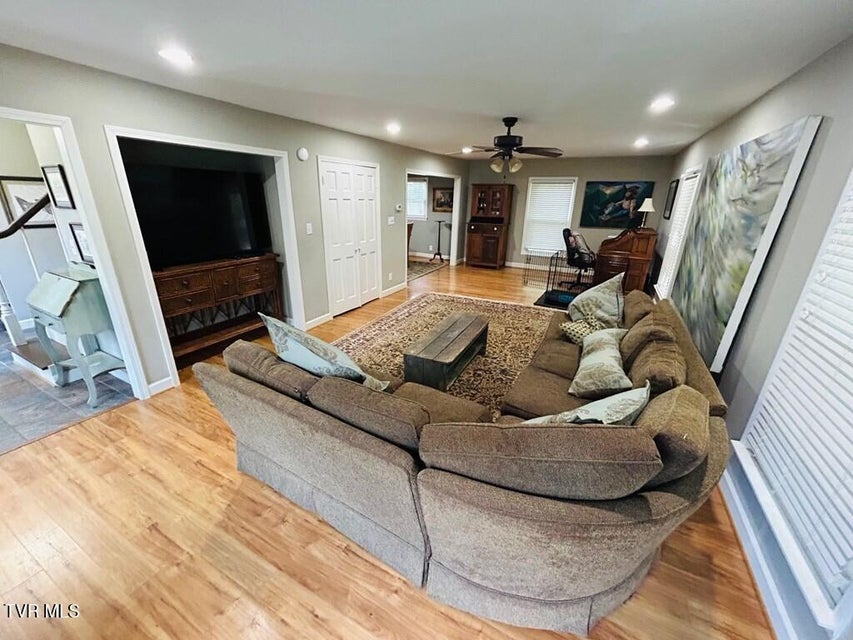 Photo #12: 18335 Westwood Drive