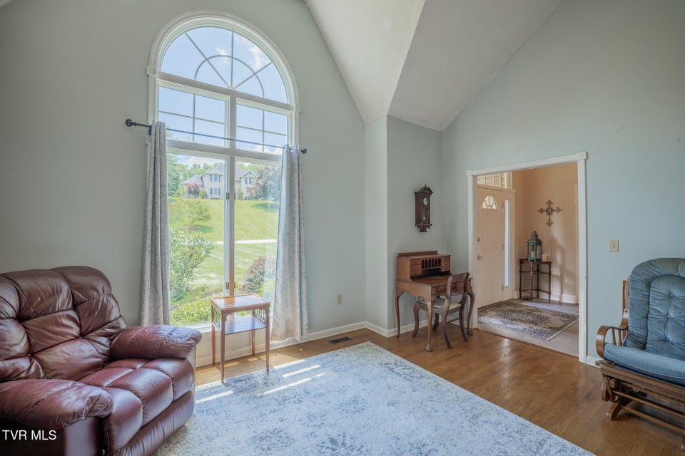 Photo #7: 431 Winterham Drive