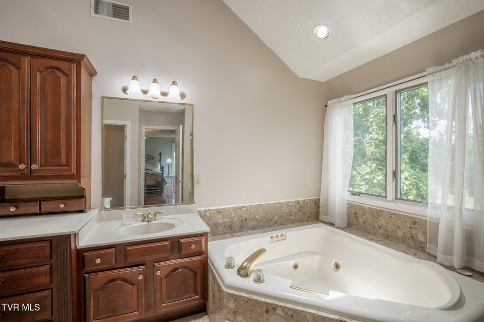 Photo #32: 431 Winterham Drive