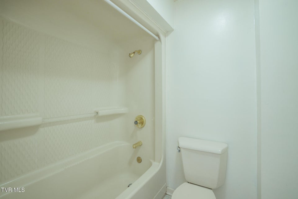 Photo #43: 431 Winterham Drive