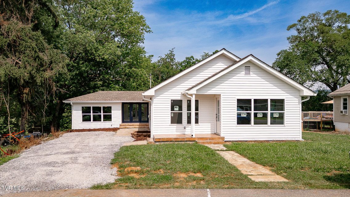 Photo #3: 129 Ridgeway Avenue