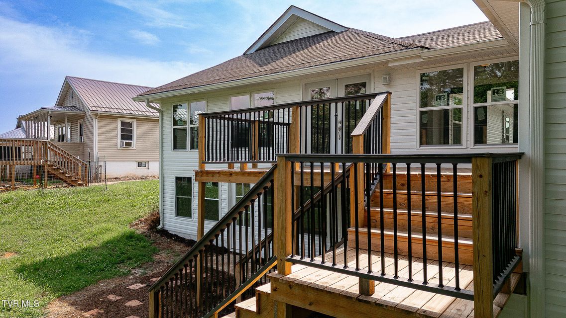Photo #5: 129 Ridgeway Avenue