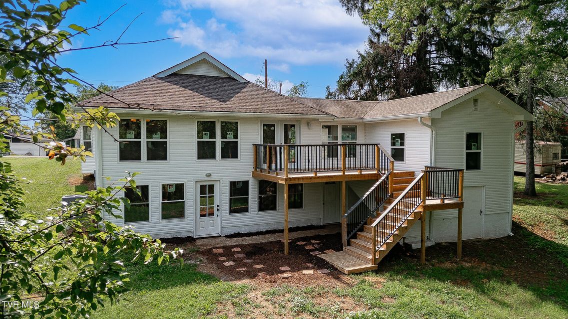 Photo #4: 129 Ridgeway Avenue