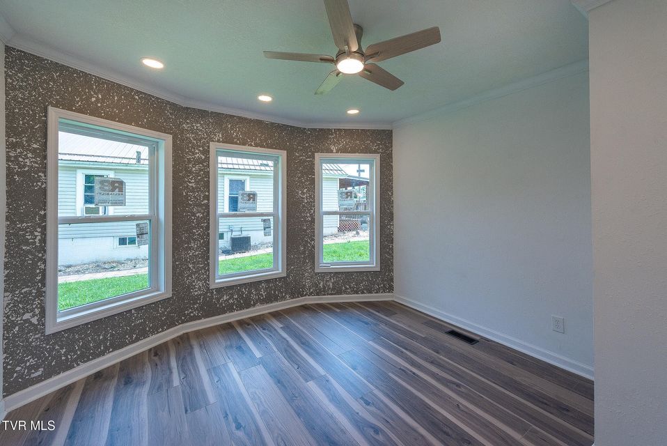 Photo #17: 129 Ridgeway Avenue