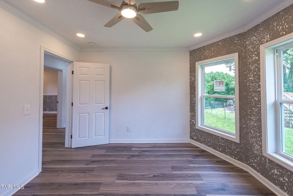 Photo #18: 129 Ridgeway Avenue