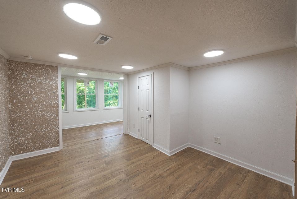 Photo #36: 129 Ridgeway Avenue
