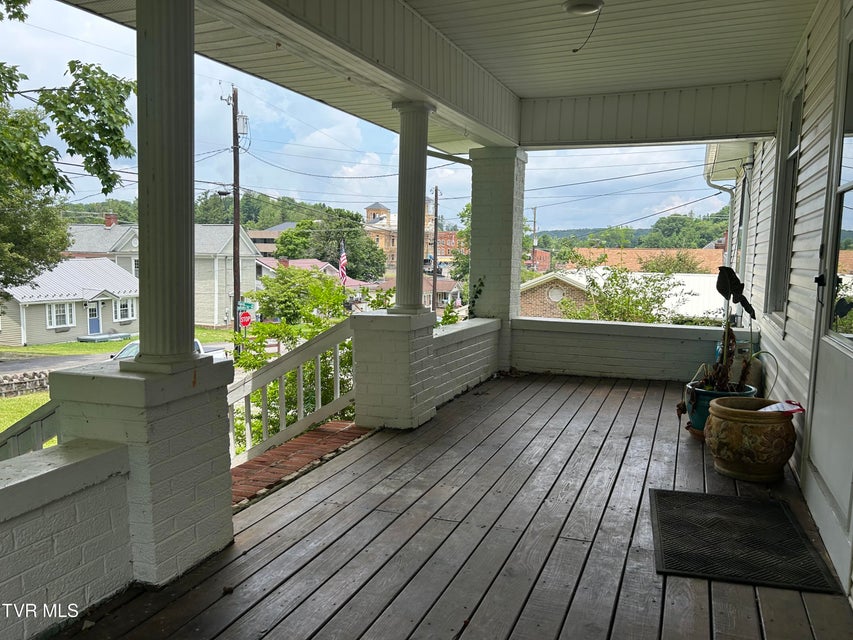 Photo #23: 310 Nottingham Avenue