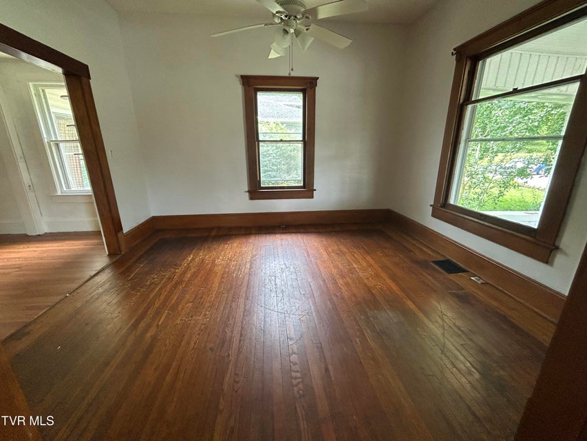 Photo #33: 310 Nottingham Avenue