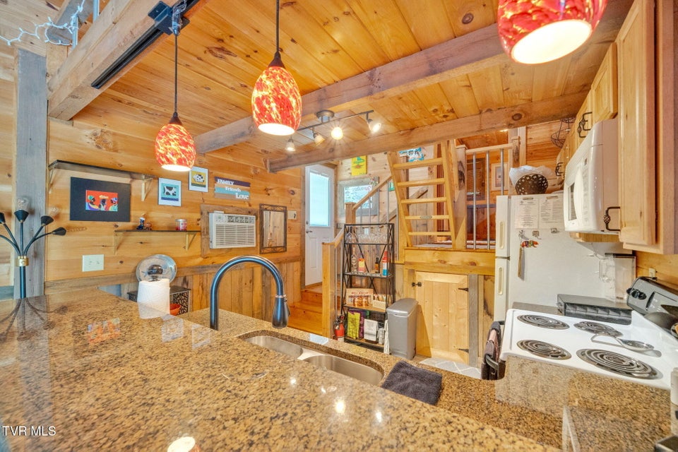 Photo #11: 320 Crouch Road