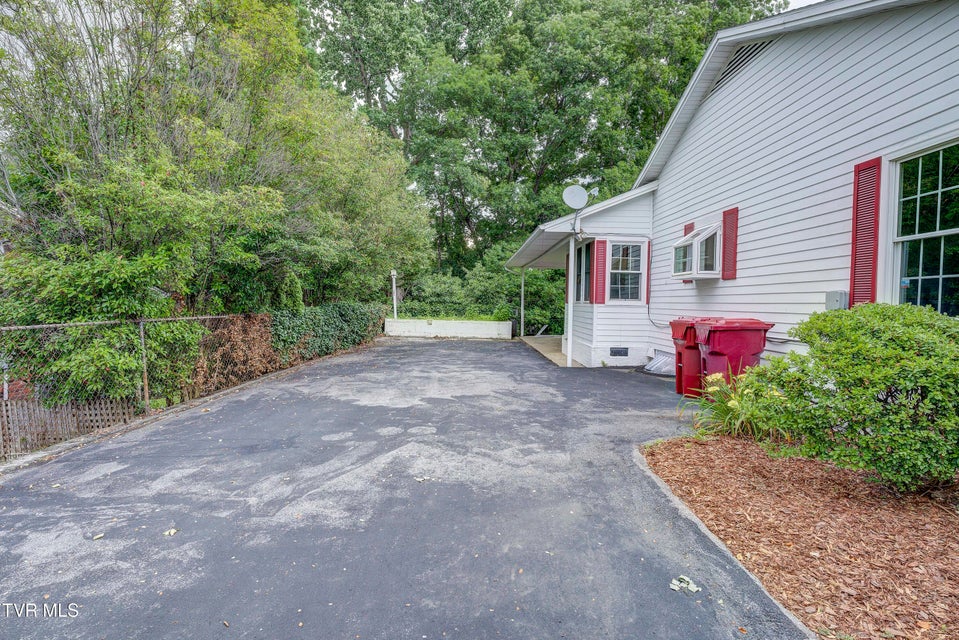 Photo #5: 1710 Sundale Road