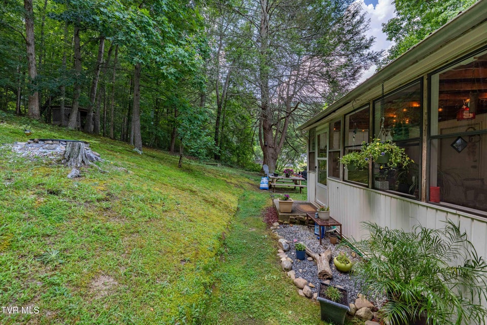 Photo #10: 142 Parker Street