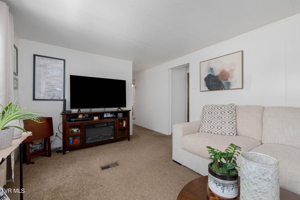 Photo #14: 142 Parker Street