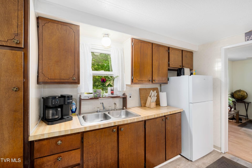 Photo #19: 142 Parker Street