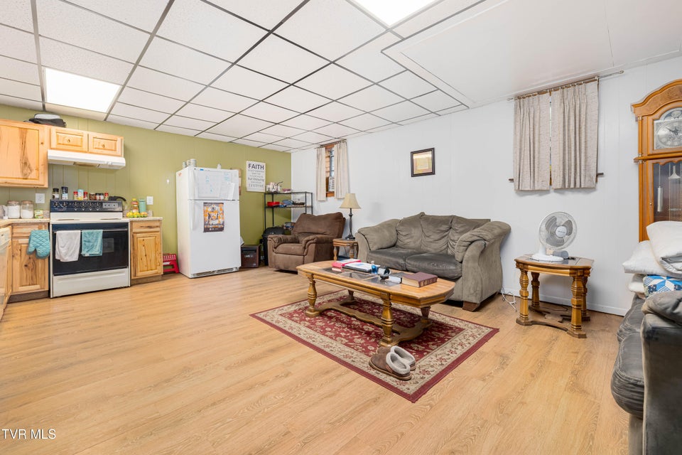 Photo #35: 142 Parker Street