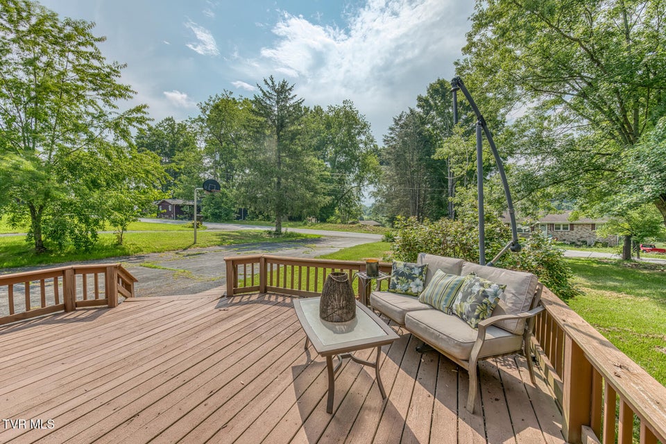 Photo #6: 224 Meadow Drive