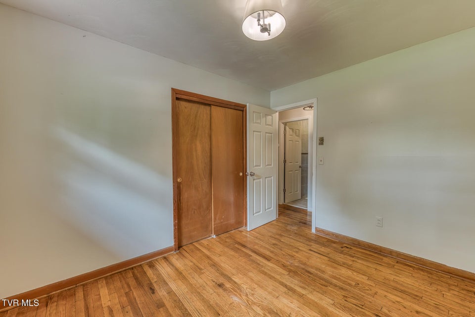Photo #13: 224 Meadow Drive