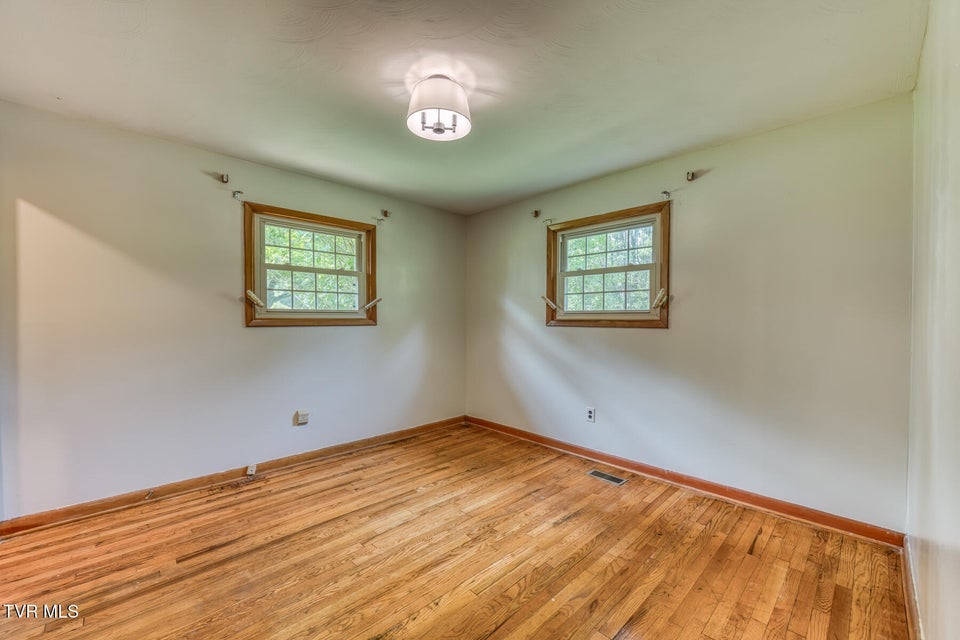 Photo #17: 224 Meadow Drive