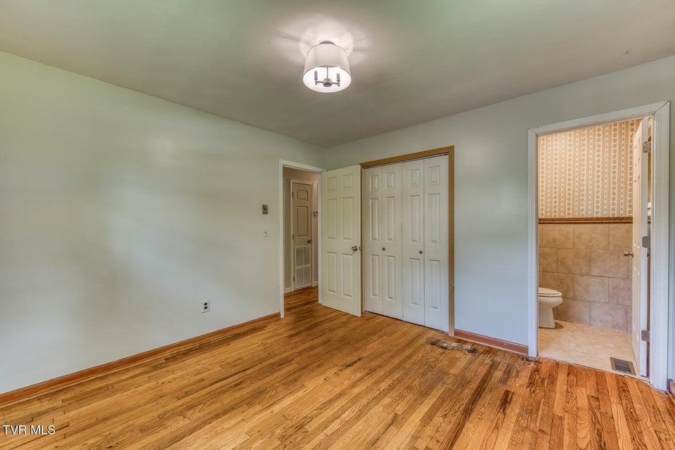 Photo #18: 224 Meadow Drive