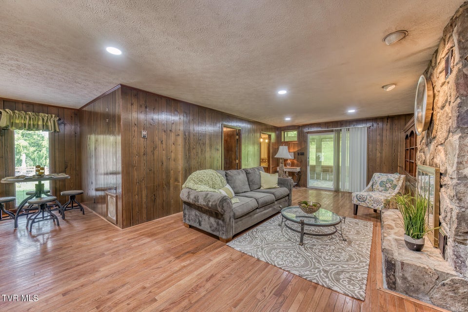 Photo #27: 224 Meadow Drive