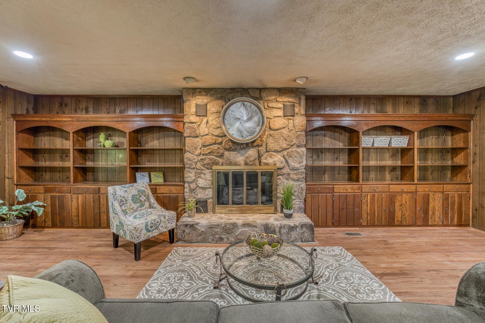 Photo #28: 224 Meadow Drive