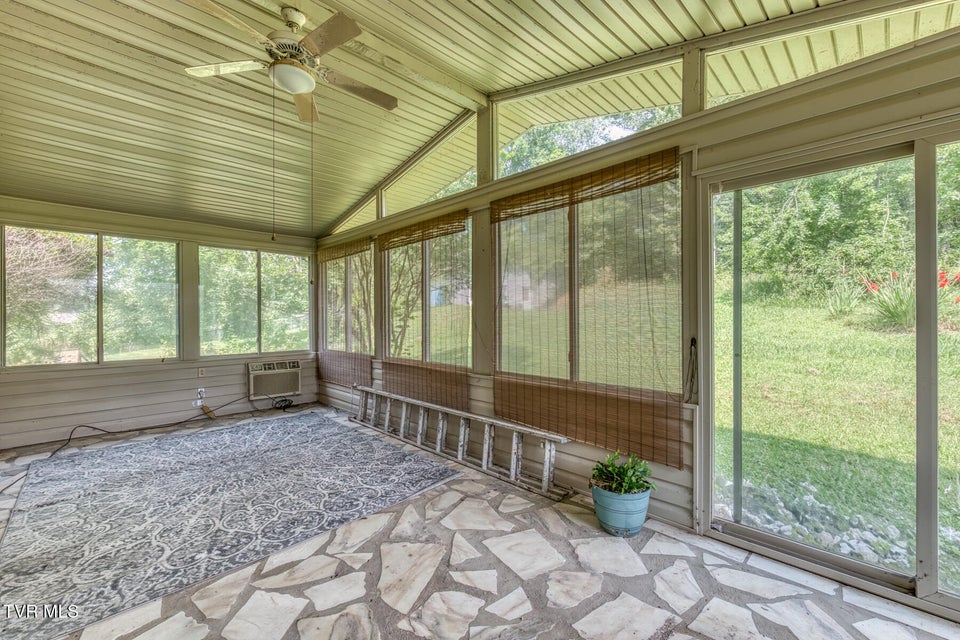 Photo #32: 224 Meadow Drive