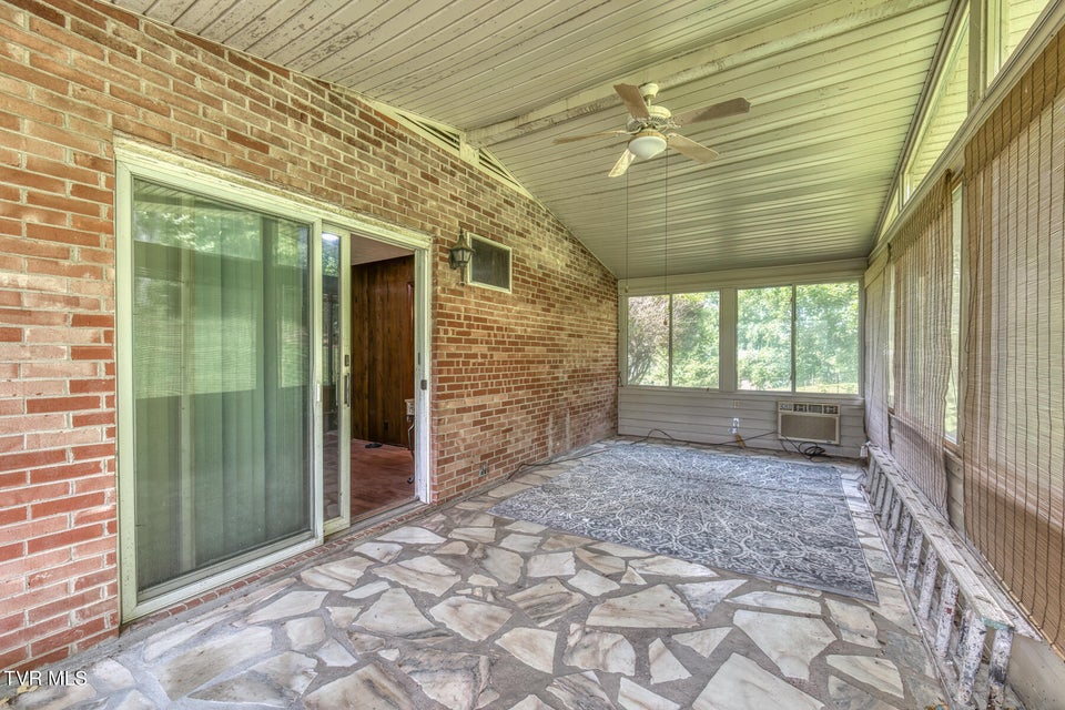 Photo #33: 224 Meadow Drive