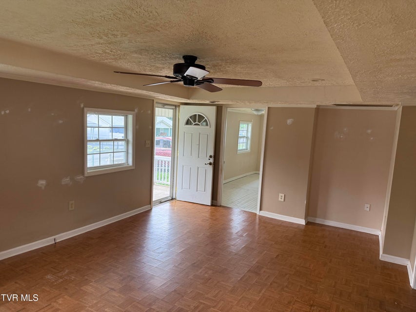Photo #3: 3126 Blackburn Avenue