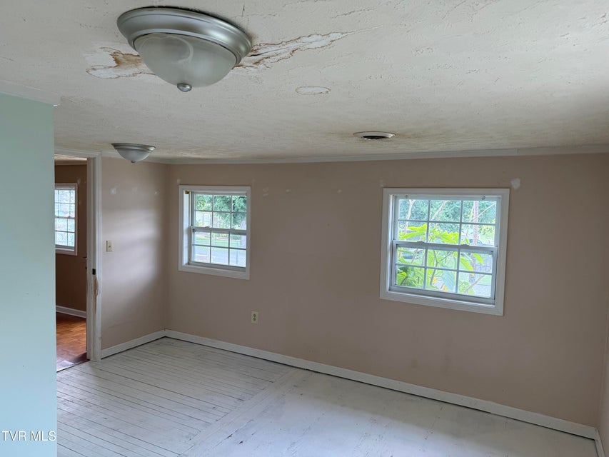 Photo #5: 3126 Blackburn Avenue