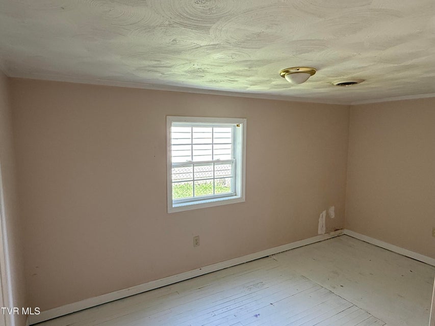 Photo #9: 3126 Blackburn Avenue